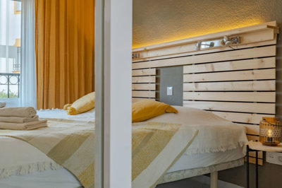 property8567252676c6404c8ce7c3776f9be96126a