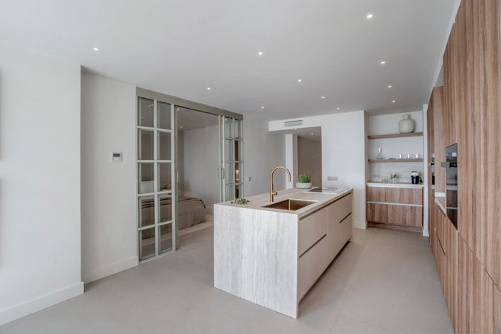 Image No.10-3 Bed Property for sale