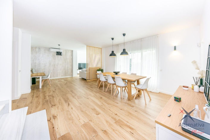 Image No.11-4 Bed Property for sale