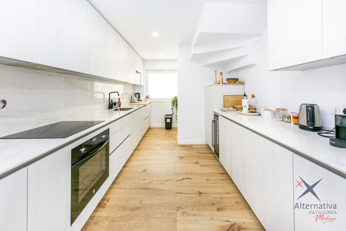 Image No.2-4 Bed Property for sale