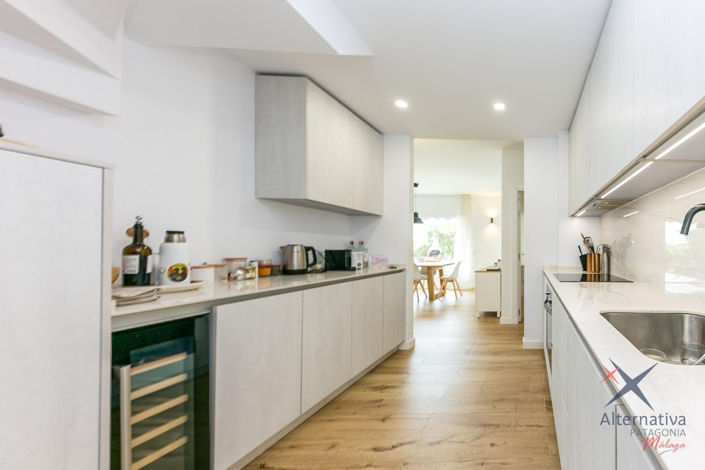 Image No.21-4 Bed Property for sale