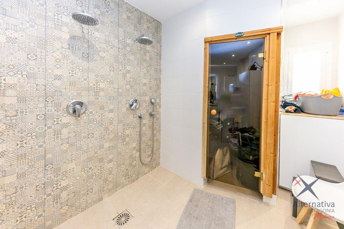 Image No.25-4 Bed Property for sale