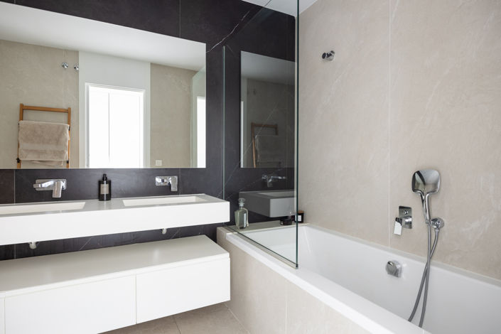 Image No.12-2 Bed Property for sale