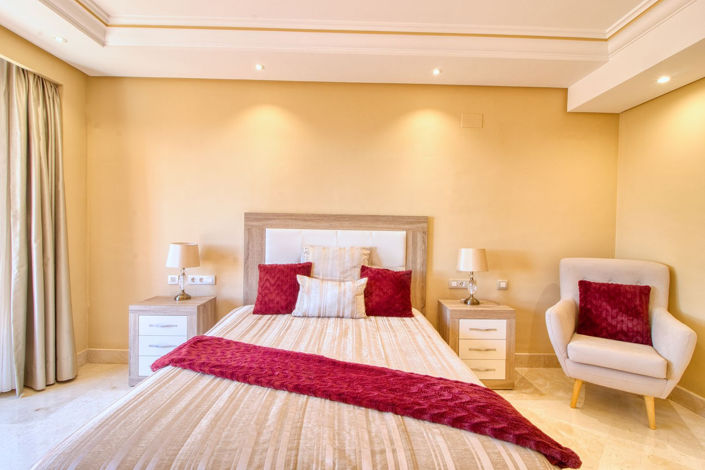 Image No.20-2 Bed Property for sale