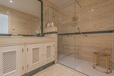 property1023e12a6d7475c358d5937e31250c0940fe