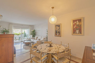 property1023647b1352098ac18ca77d49854103779e