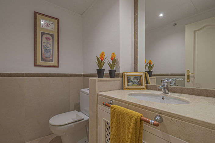 Image No.21-2 Bed Property for sale