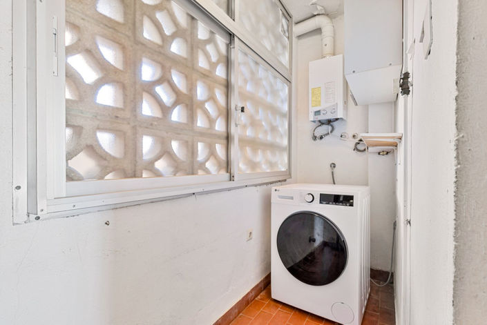 Image No.14-1 Bed Property for sale