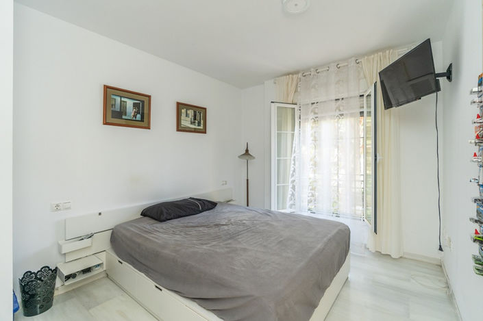 Image No.10-3 Bed Property for sale