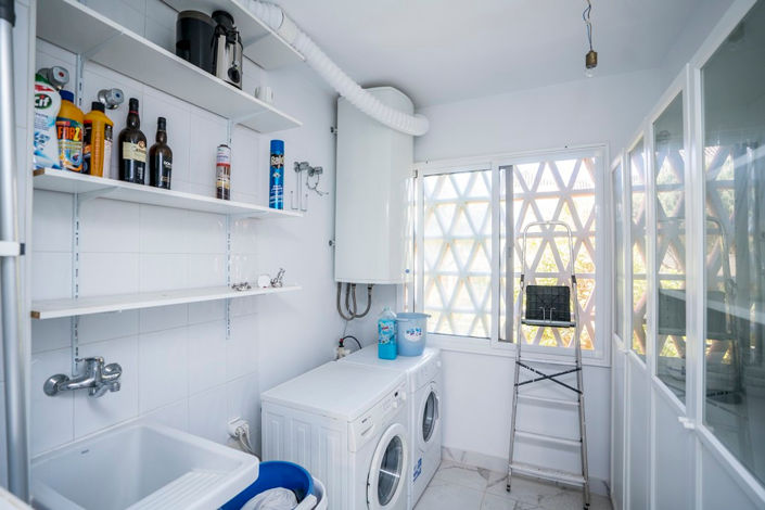 Image No.20-3 Bed Property for sale