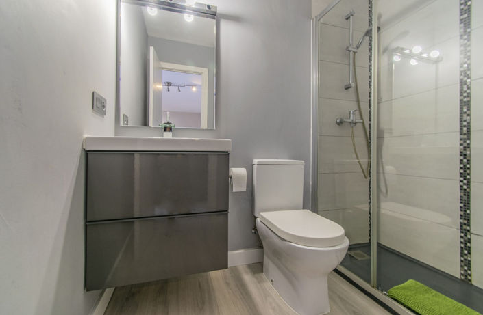 Image No.26-4 Bed Property for sale