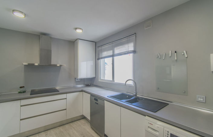 Image No.32-4 Bed Property for sale