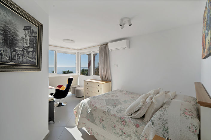 Image No.18-2 Bed Property for sale