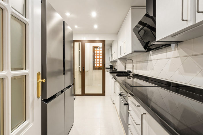 Image No.11-3 Bed Property for sale