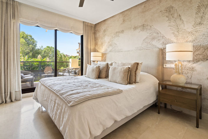 Image No.14-3 Bed Property for sale