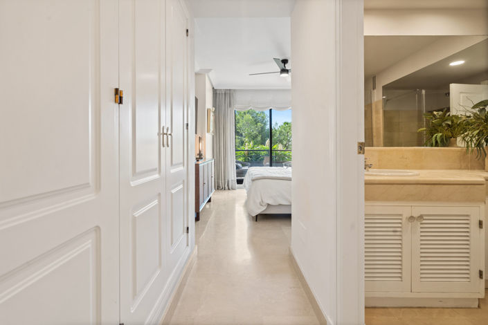 Image No.15-3 Bed Property for sale