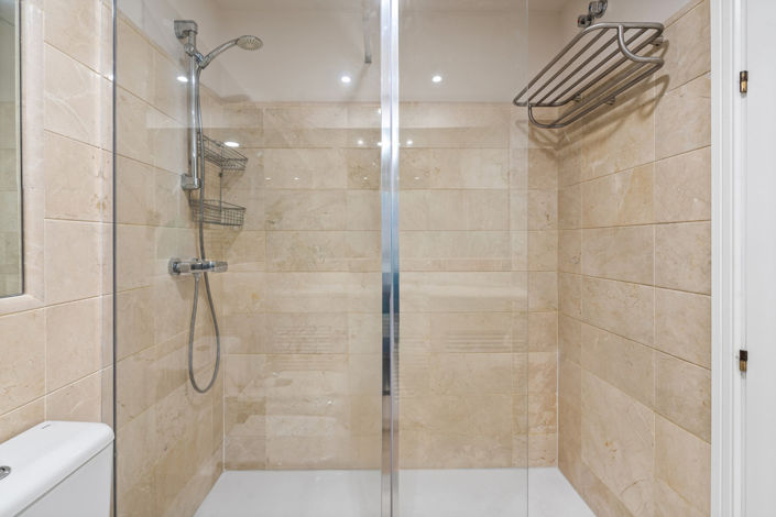 Image No.20-3 Bed Property for sale