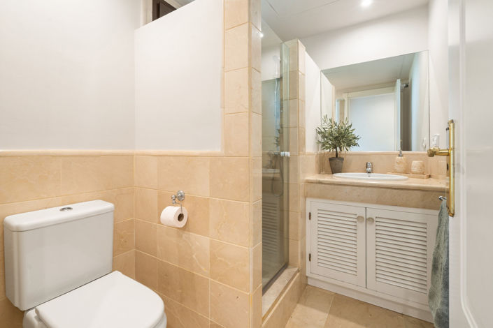 Image No.23-3 Bed Property for sale