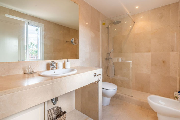 Image No.14-2 Bed Property for sale