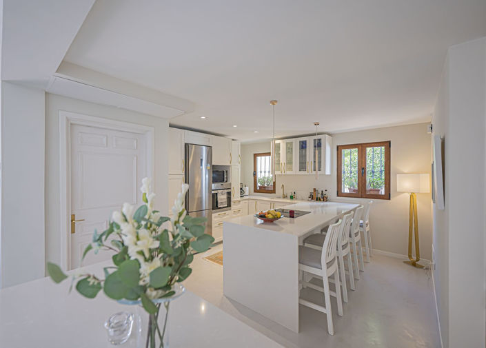 Image No.11-2 Bed Property for sale