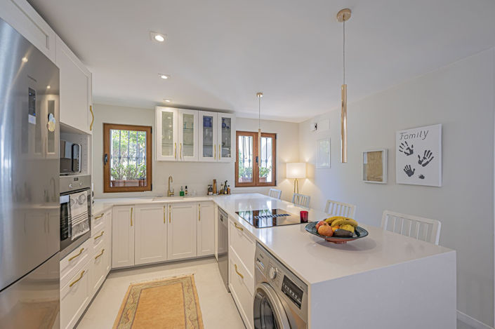 Image No.33-2 Bed Property for sale