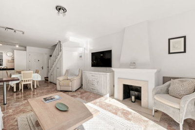 property8610e8f75245ef5aeb30f3acb6499ed30d3