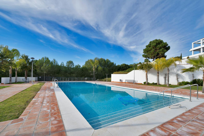 Image No.14-2 Bed Property for sale