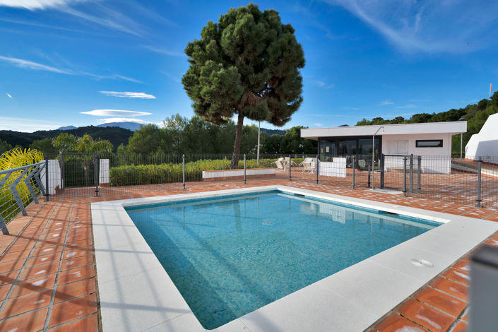 Image No.15-2 Bed Property for sale