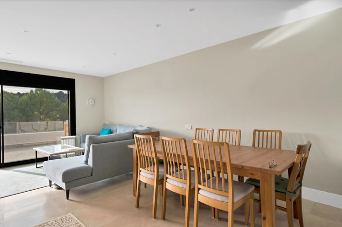 Image No.27-2 Bed Property for sale