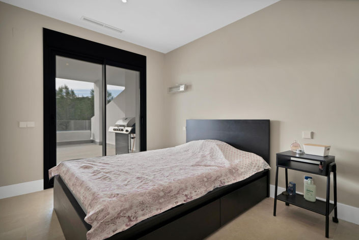 Image No.4-2 Bed Property for sale