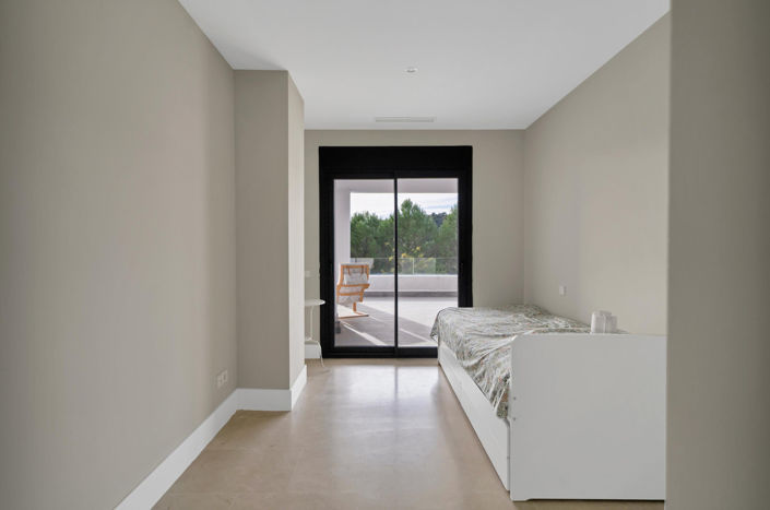 Image No.9-2 Bed Property for sale