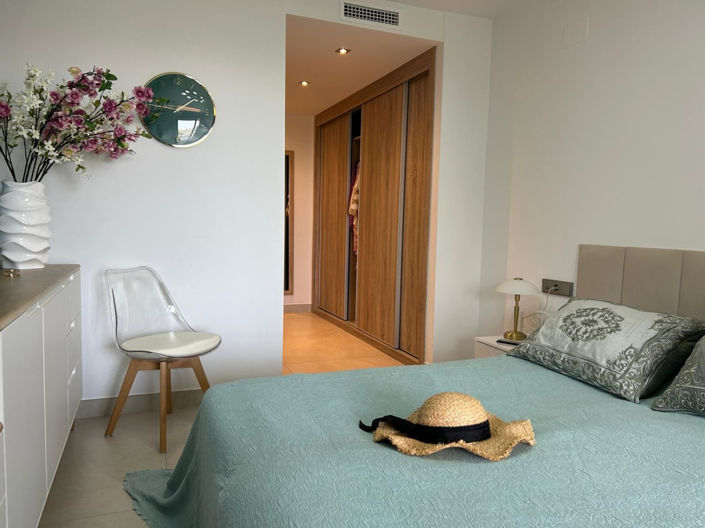 Image No.15-3 Bed Property for sale