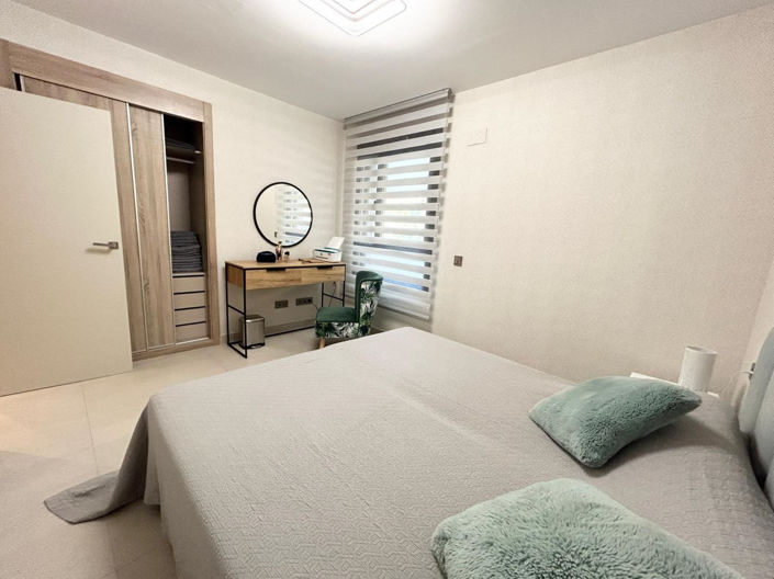 Image No.25-3 Bed Property for sale