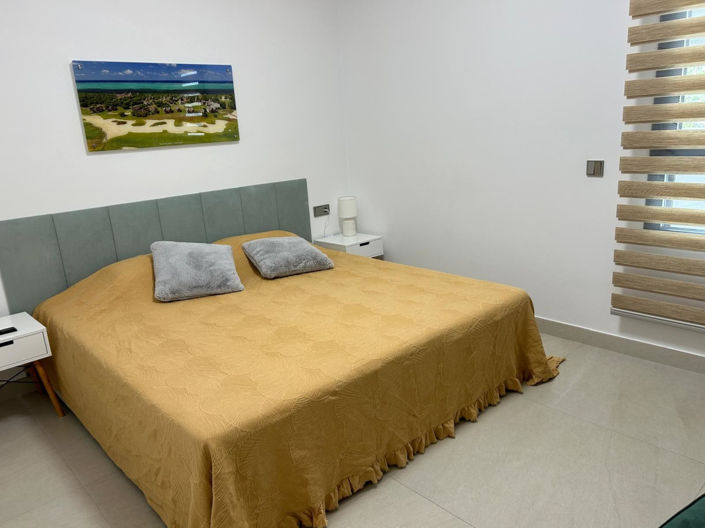 Image No.27-3 Bed Property for sale