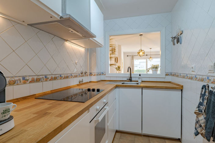 Image No.15-2 Bed Property for sale