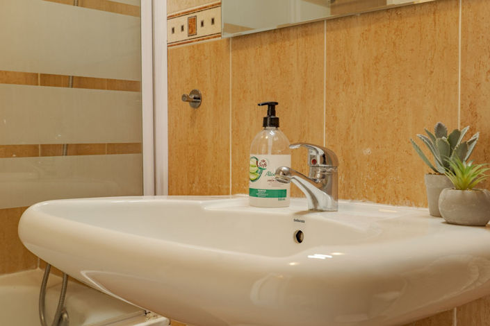 Image No.35-2 Bed Property for sale