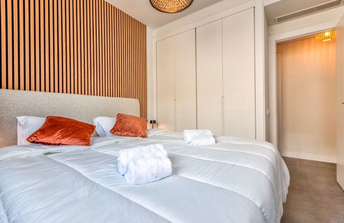 Image No.10-3 Bed Property for sale