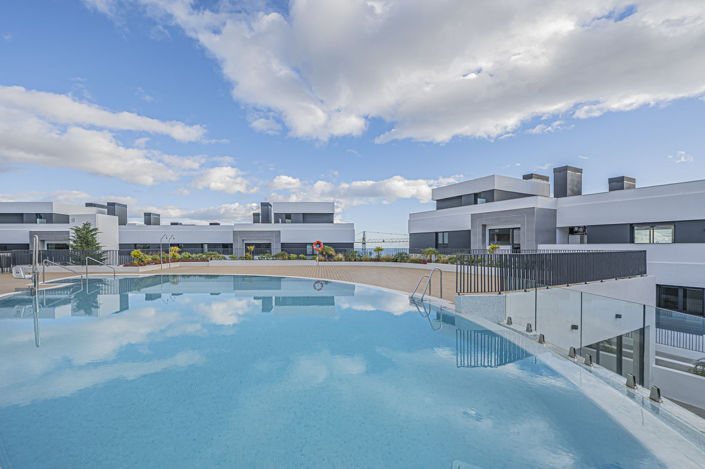 Image No.20-3 Bed Property for sale