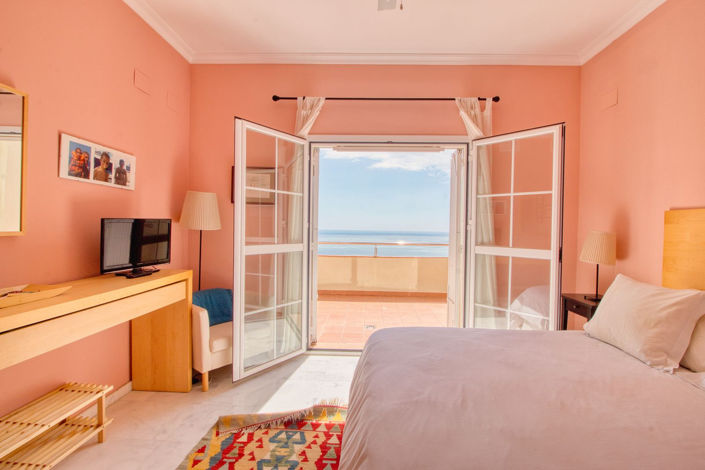 Image No.18-3 Bed Property for sale