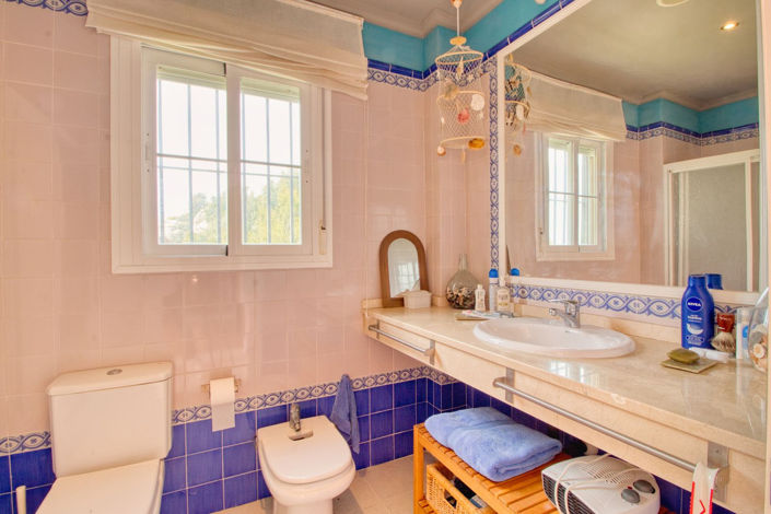 Image No.23-3 Bed Property for sale