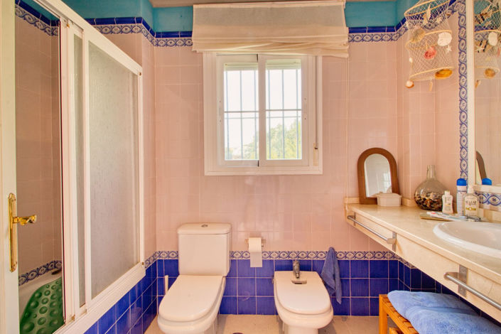 Image No.24-3 Bed Property for sale