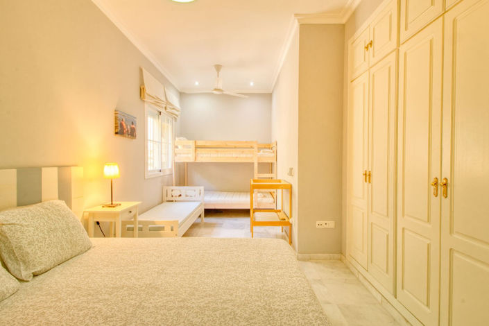 Image No.28-3 Bed Property for sale