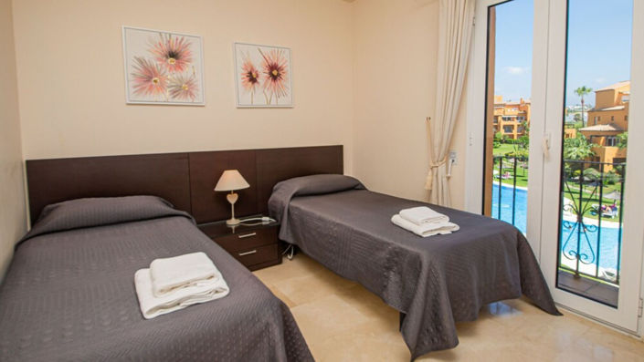 Image No.11-2 Bed Property for sale