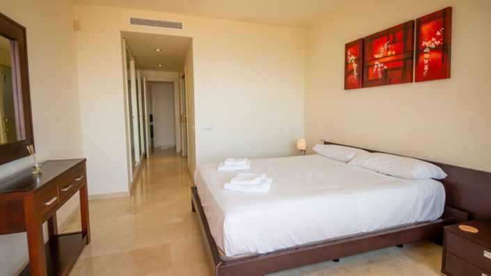 Image No.17-2 Bed Property for sale