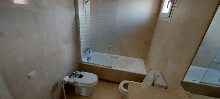 Image No.34-2 Bed Property for sale