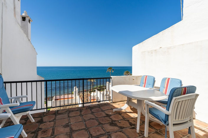 Image No.10-2 Bed Property for sale