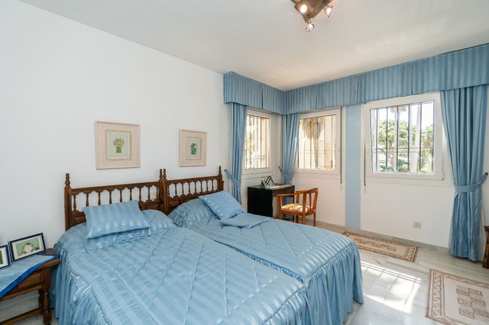 Image No.12-2 Bed Property for sale