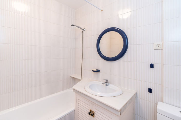 Image No.16-2 Bed Property for sale