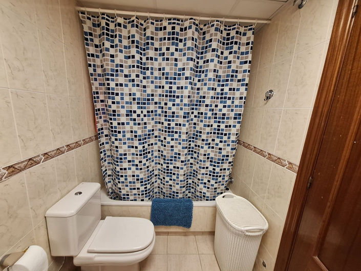 Image No.20-4 Bed Townhouse for sale