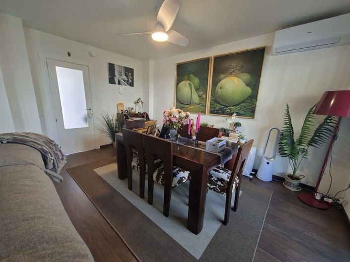 Image No.12-1 Bed Property for sale